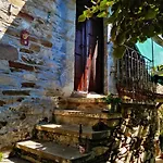 το πέτρινο σπίτι بيت للعطل