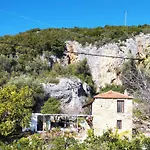 το πέτρινο σπίτι بيت للعطل ميكرو