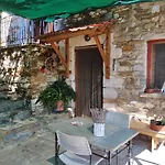 بيت للعطل το πέτρινο σπίτι