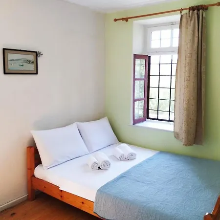 το πέτρινο σπίτι Mikro