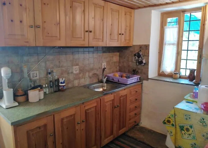 το πέτρινο σπίτι Mikro